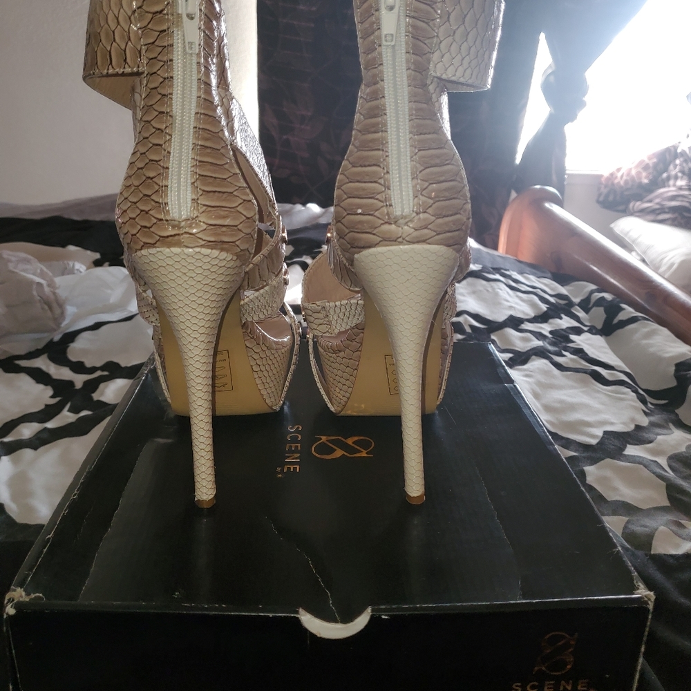 Shoes - Picture 4 of 4